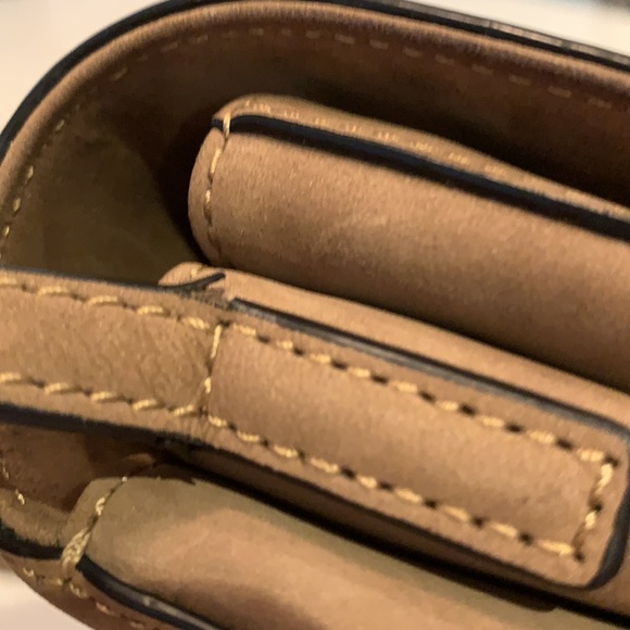 Aritzia - AUXILIARY CALISCH HANDBAG - Picture 14 of 14